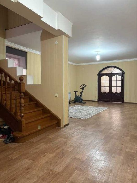 Продается коттедж на 12мкр по горячей цене