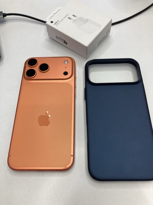 Iphone 17 Pro Max Orange 256Gb ca Nou 3 Incarcari