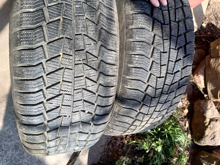 Чифт зимни гуми Gislaved 225/55/R17 V XL Euro Frost 6, запазени