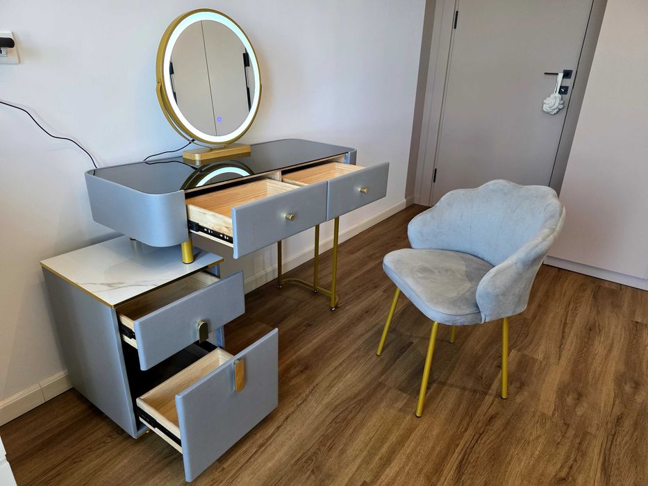 Masă de toaletă pentru machiaj cu oglindă, comoda si scaun