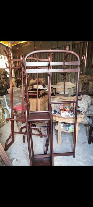 Cuier de perete Thonet.
