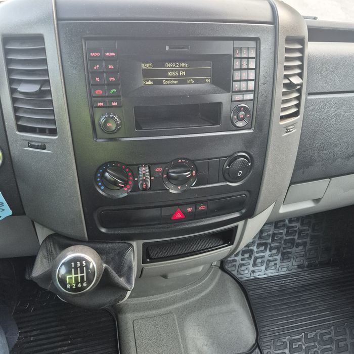 Vand vw crafter 2.0 tdi 6+1 trepte  7 locuri.140 cp.top