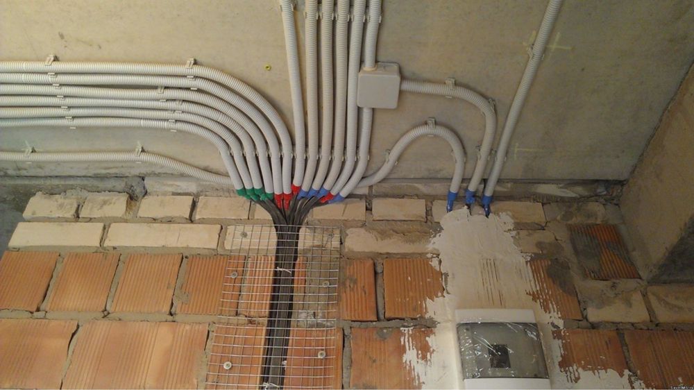 Электромонтаж и сантехника любой сложности!