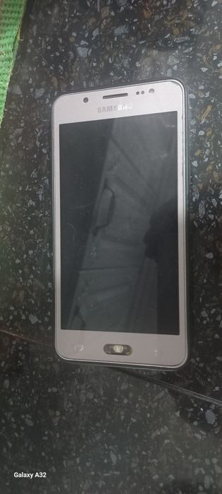 Продам телефон самсунг