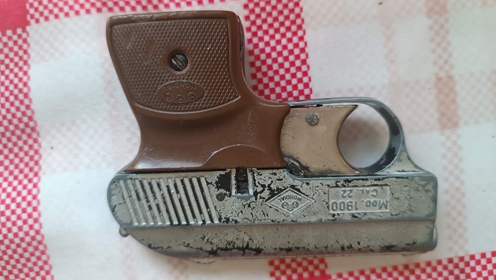Сигнален пистолет.22 калибър MONDIAL  MODEL 1900