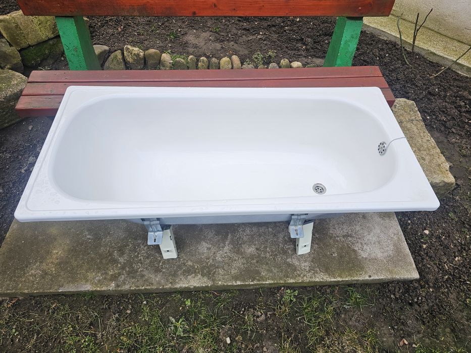 Cada baie 1.5 m x 0.7m