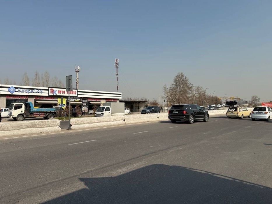 Продается нежилое помещение/Здание вдоль дороги 17.5 соток - Сергели