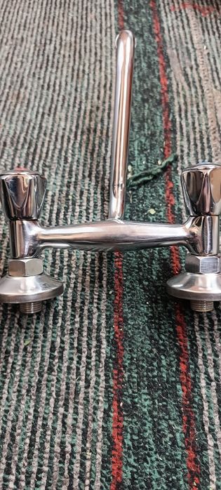 Продаю смеситель кухонный