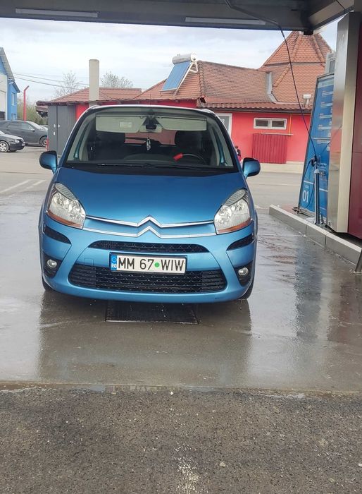 Mașină albastră :))))))))