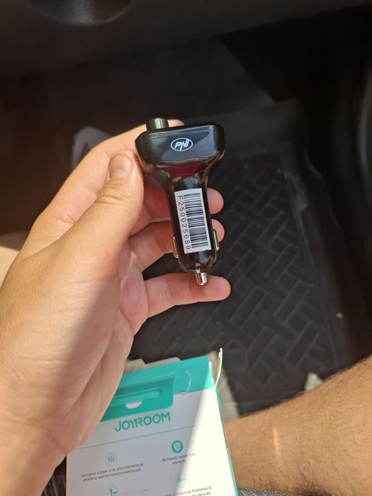 Vând FM Transmiţător Ritmix FMT-B100 - stare

excelentă