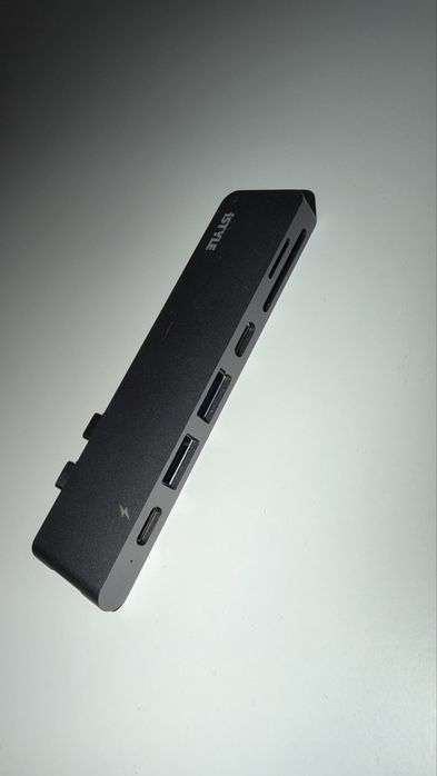 Адаптер за MacBook