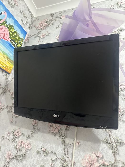 Телевизор LG отличный