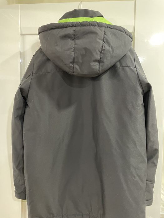 Демисезонная куртка на мальчика.