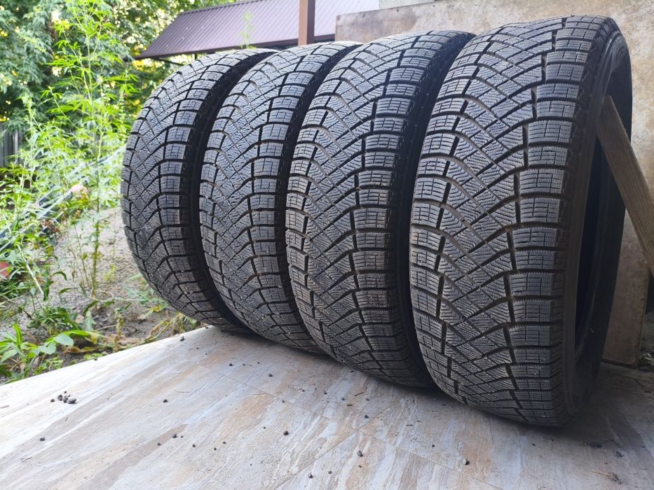 225 60 R18 Pirelli 2023 Год Шины
