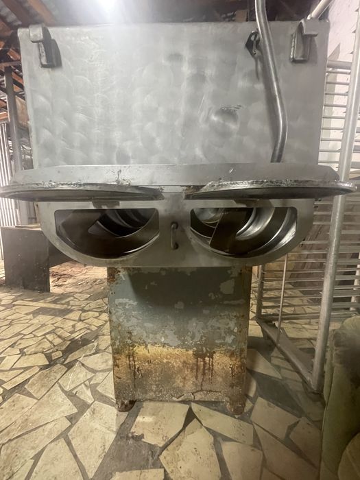 Фаршемешалка шнековая