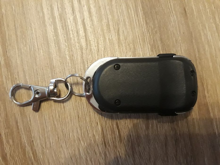 Дистанционно за гараж и бариери  Hörmann