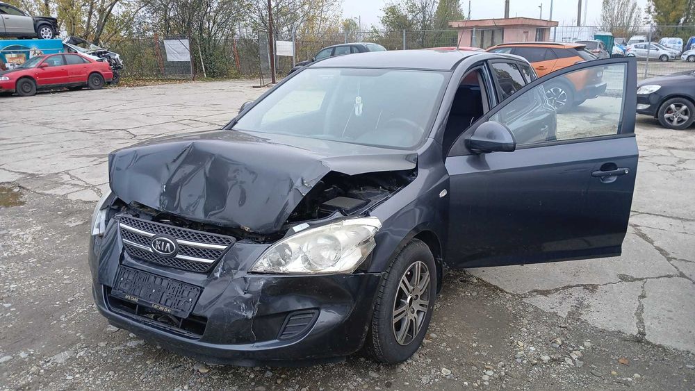 Dezmembrez Kia CEED 1.4 Benzina Din 2008 - G4FA