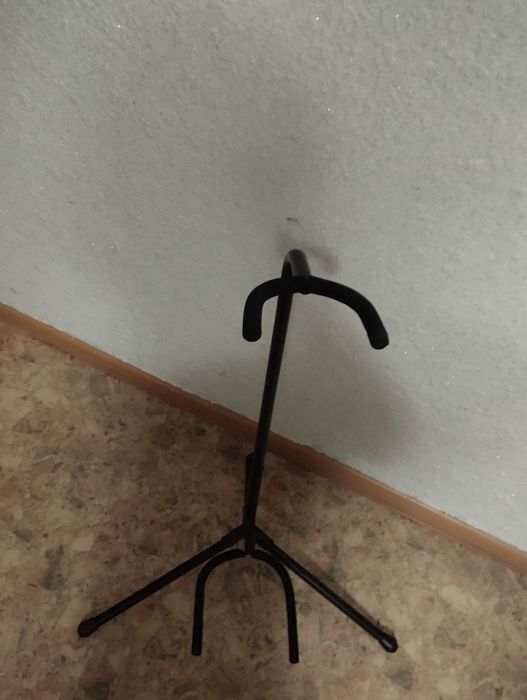 Стойка для гитары