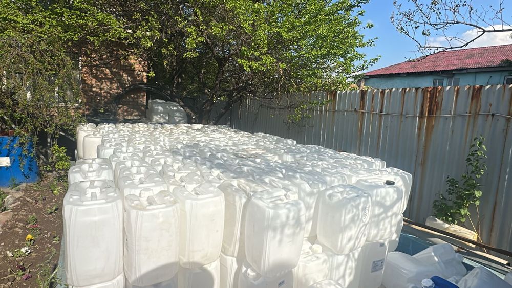 Продам канистры.30 лит.