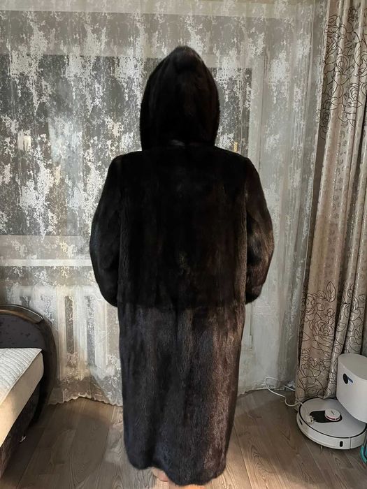 Продам норковую шубу