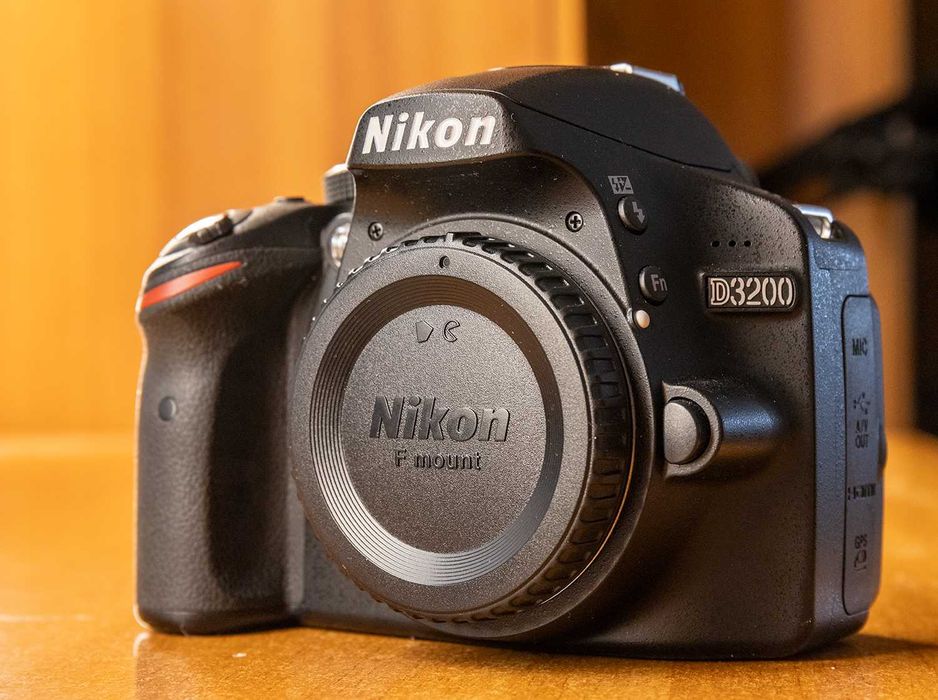 Nikon D3200 + 18-55 VR | 6.703 cadre | Cutie + accesorii | 1.049 lei