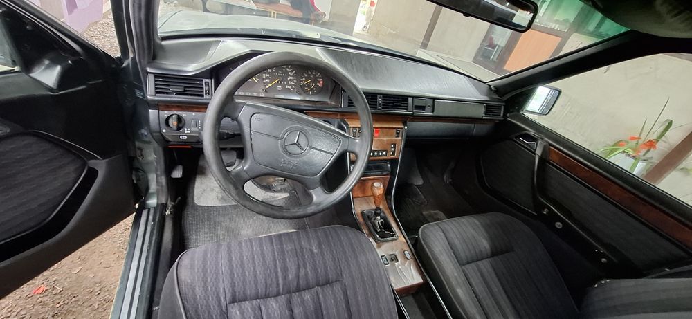 Мерседес е200 ПРОДАМ НАХОДУ