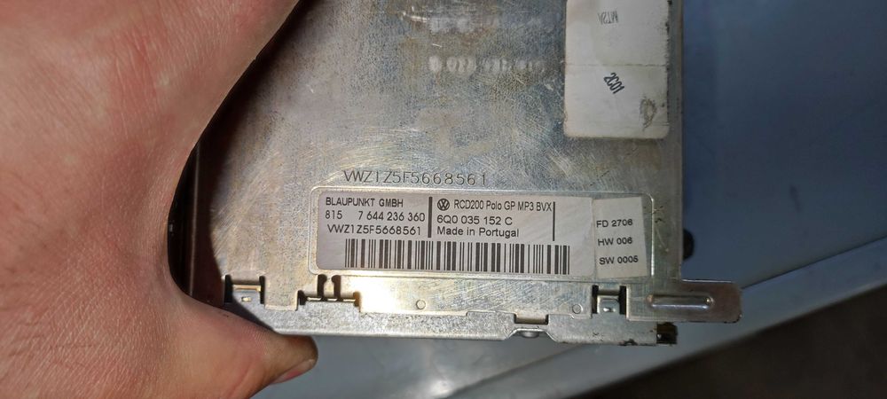 Radio mp3 volkswagen vw sharan 2007 cod 6q0035152