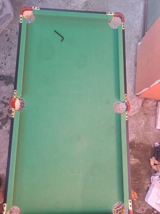Vând masa biliard folosita 6,7 luni.stare foarte bună .