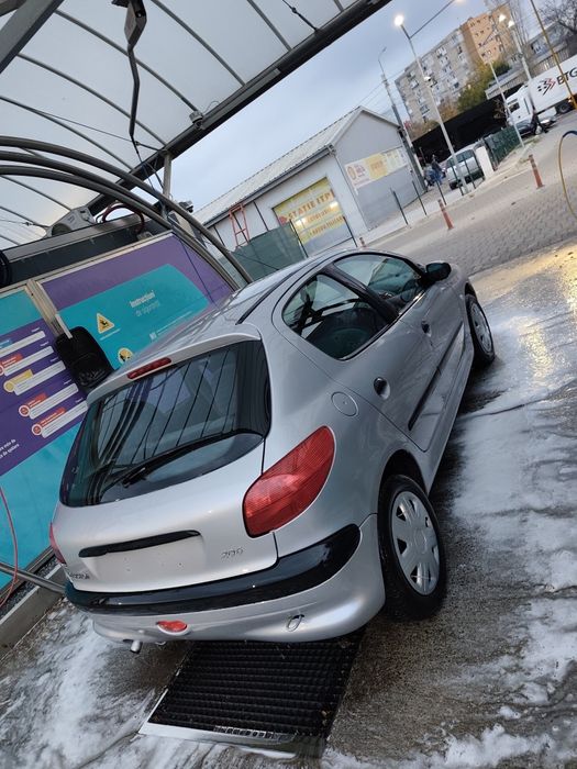 Peugeot 206, inmatriculat,stare bună, consum mic -2800 lei lei