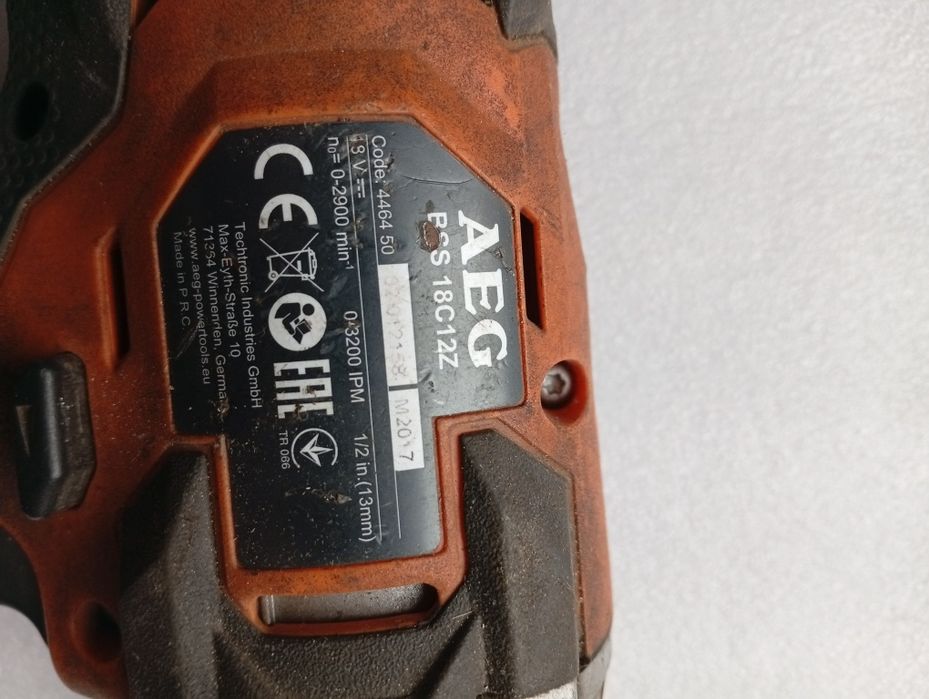 Corp filetată AEG 18 v cu patrat
