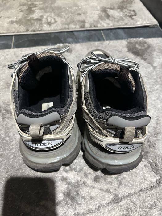 Adidasi perechea  baleneciaga  track gri, off-White perechea se vinde