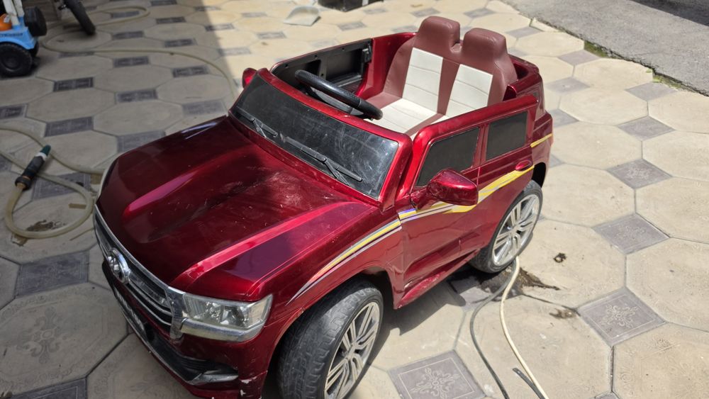 Детский электромобиль Land Cruiser 200