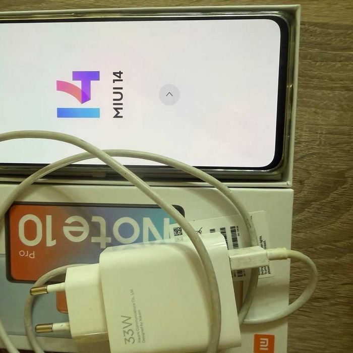 Продавам телефон XIAOMI Redmi Note 10 Pro