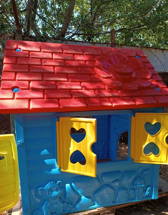 Пластмасова къщичка за игра