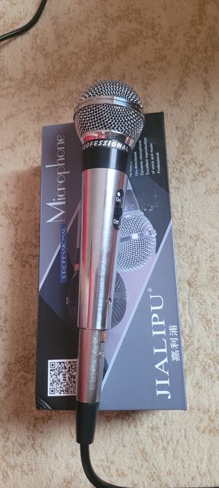 Mikrofon sotiladi. Yangi ishlatilmagan.