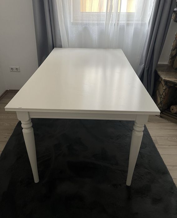 Vând Masǎ pentru Dinnig din Pal