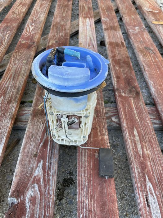 Горивна помпа с кошница за VW Golf 5 1.6fsi 115к.с