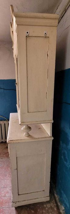 Продаю белый б/у старинный буфет