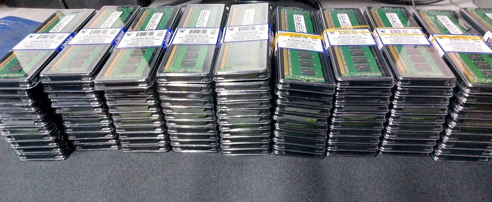 Kingston ValueRAM LV DDR3 DIMM 8 GB 1600,
8 Гб PC3-12800
Модуль памяти