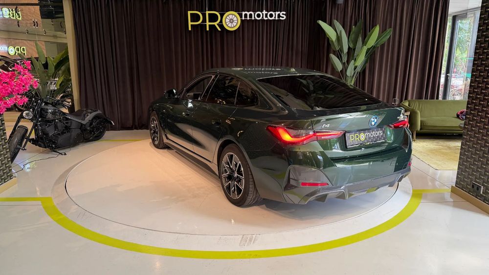 BMW i4