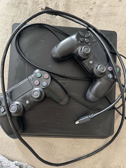 Продам PS 4 slim на 1 тб