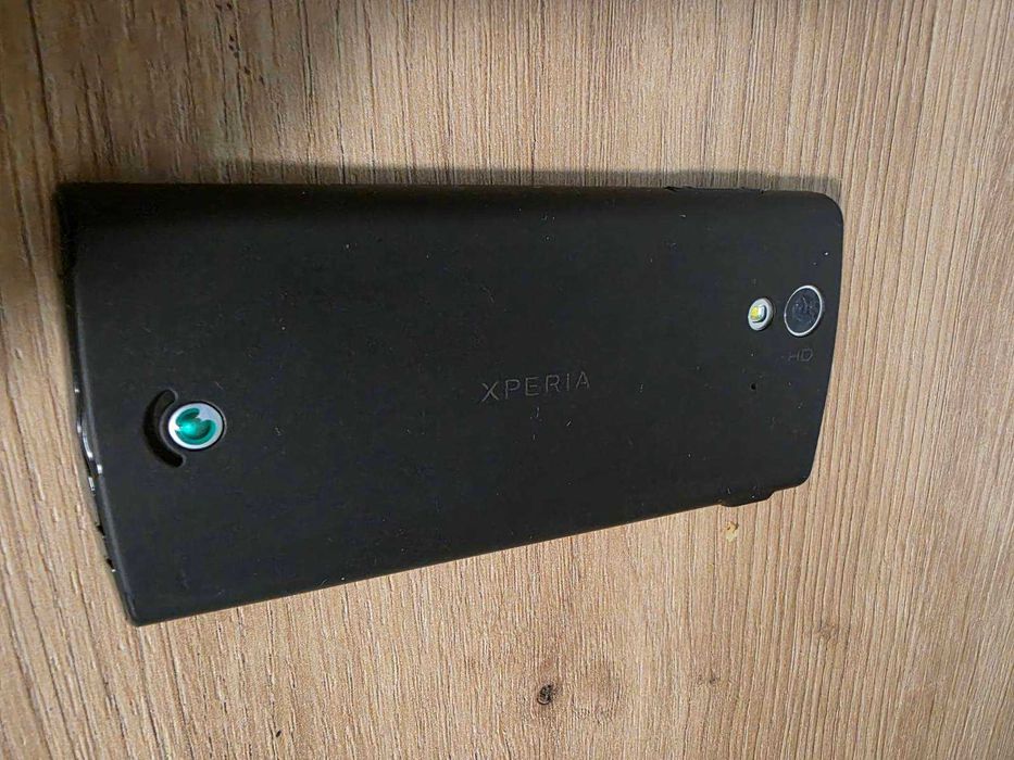 Телефон Sony Ericsson Xperia Ray ST18i