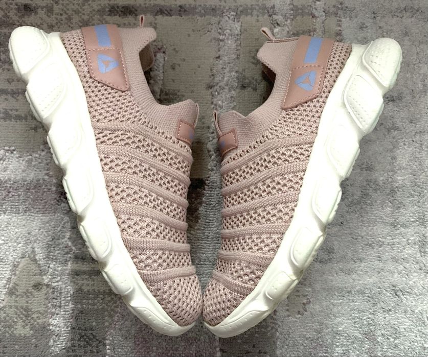 Lot 2 Slip on 32, int 20,5