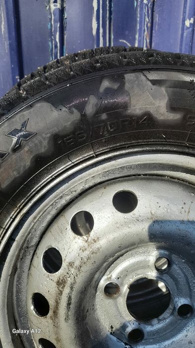 Продам зимние шины на дисках R14