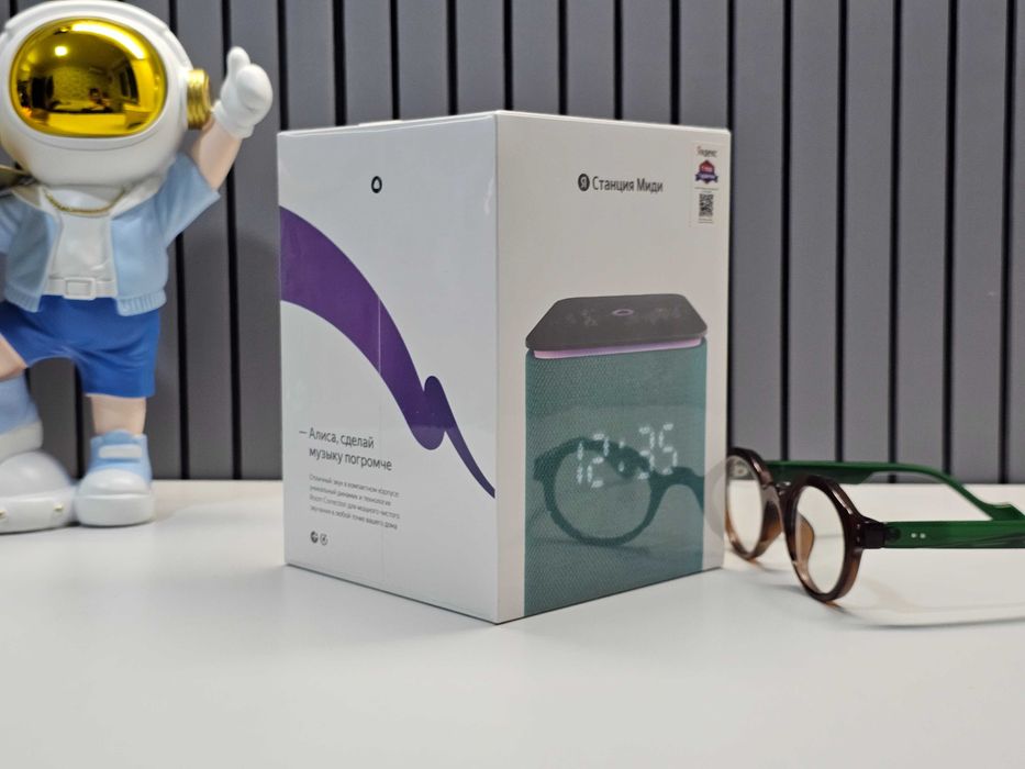 ПРОДАМ НОВЫЙ Яндекс Станция Миди (Умная колонка с Алисой).
