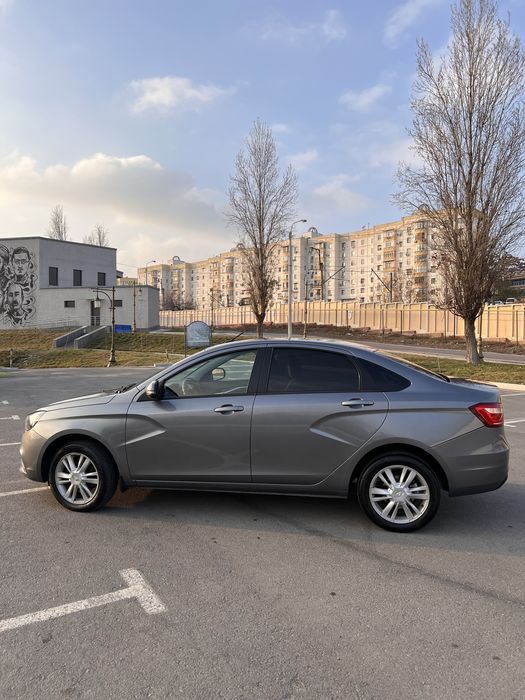 Продаю ЛАДА ВЕСТА 1,8л 2018г