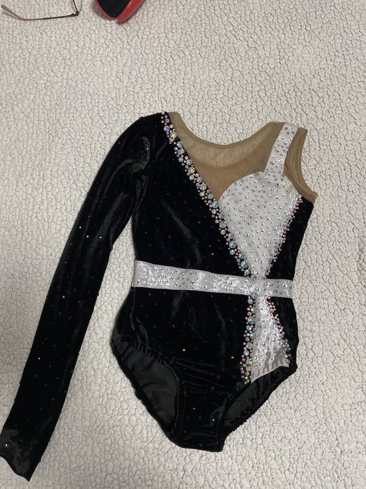 Трика за художествена гимнастика