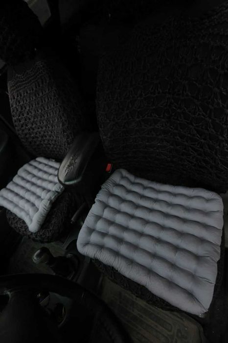 Guruch qobig'idan ortopedik yostiq P-1, katta va kichik o'lchamda