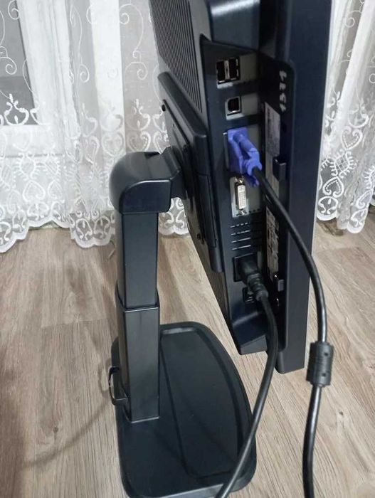 Монитор  HP 1755