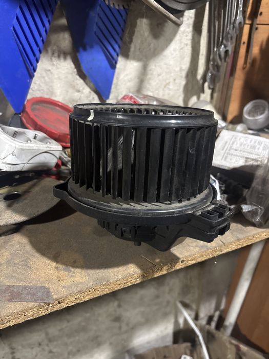 Продам моточик печки хюндай акцент